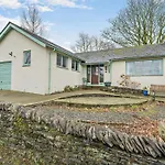 2 Bed In Oc-sz579 Ferienhaus