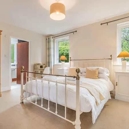 2 Bed In Sz579 *
