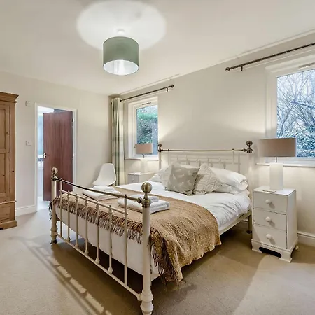 2 Bed In Oc-sz579 * Windermere